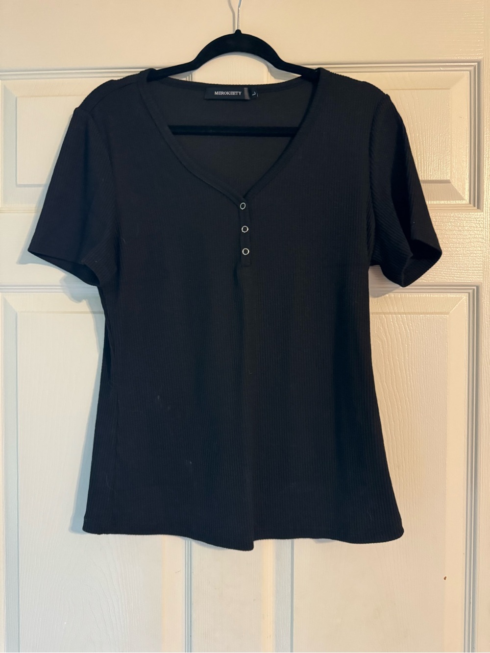 Merokeety Black Ribbed Short-Sleeve V-Neck Tee